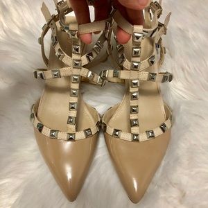 BCBGeneration “NIRO” Studded kitten pump - NUDE